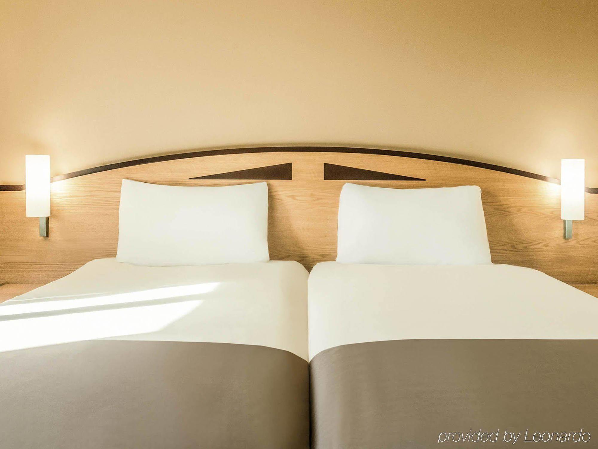 Ibis Lincoln Hotel North Hykeham Bagian luar foto