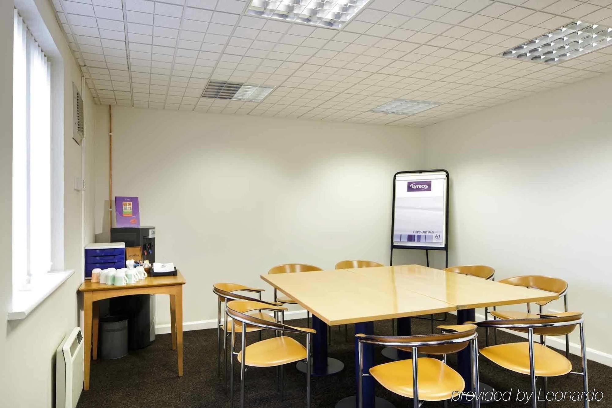 Ibis Lincoln Hotel North Hykeham Bagian luar foto