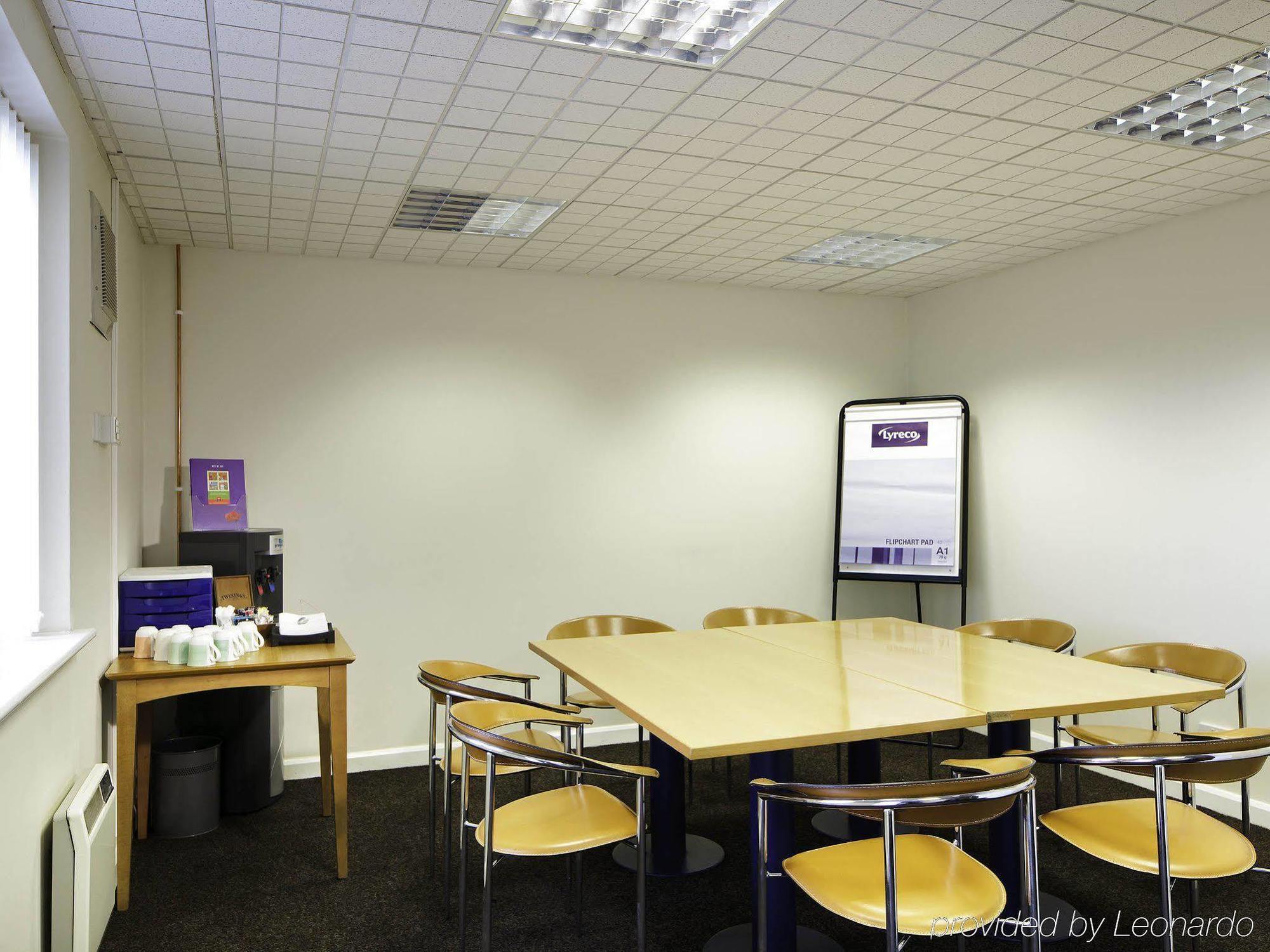 Ibis Lincoln Hotel North Hykeham Bagian luar foto