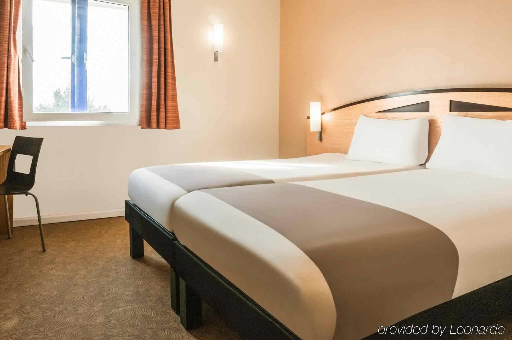 Ibis Lincoln Hotel North Hykeham Bagian luar foto
